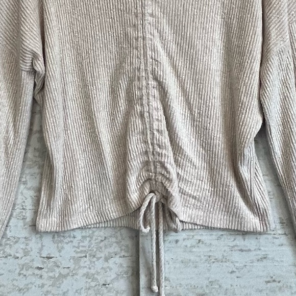 Final Touch Oatmeal Knit Top Sz Large Ruched Front w/ Cinch Tie Stretchy Boho - Picture 15 of 15
